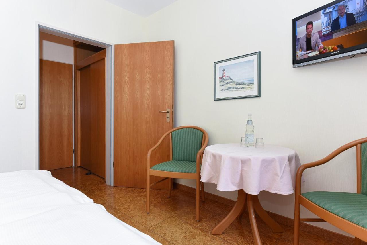 Hotel-Pension Stoertebeker Bensersiel Extérieur photo