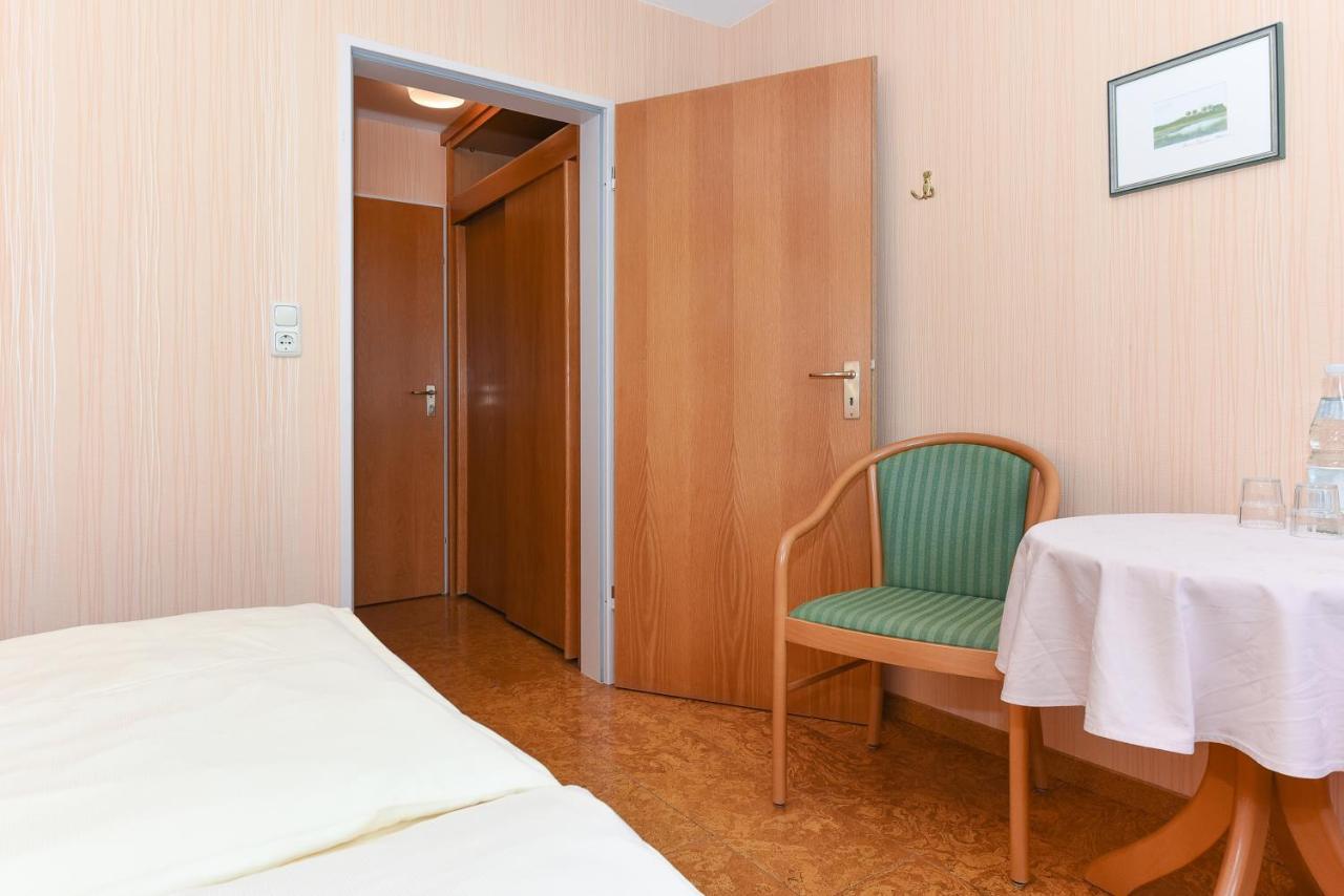 Hotel-Pension Stoertebeker Bensersiel Extérieur photo