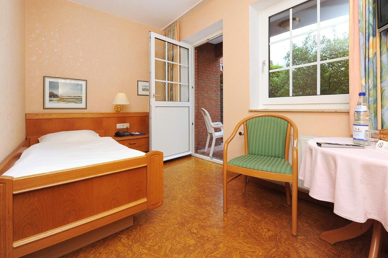 Hotel-Pension Stoertebeker Bensersiel Extérieur photo