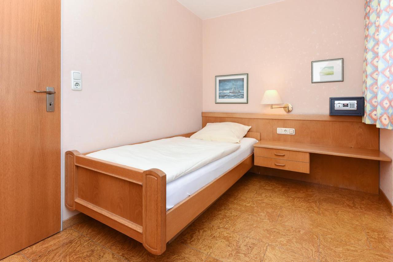 Hotel-Pension Stoertebeker Bensersiel Extérieur photo