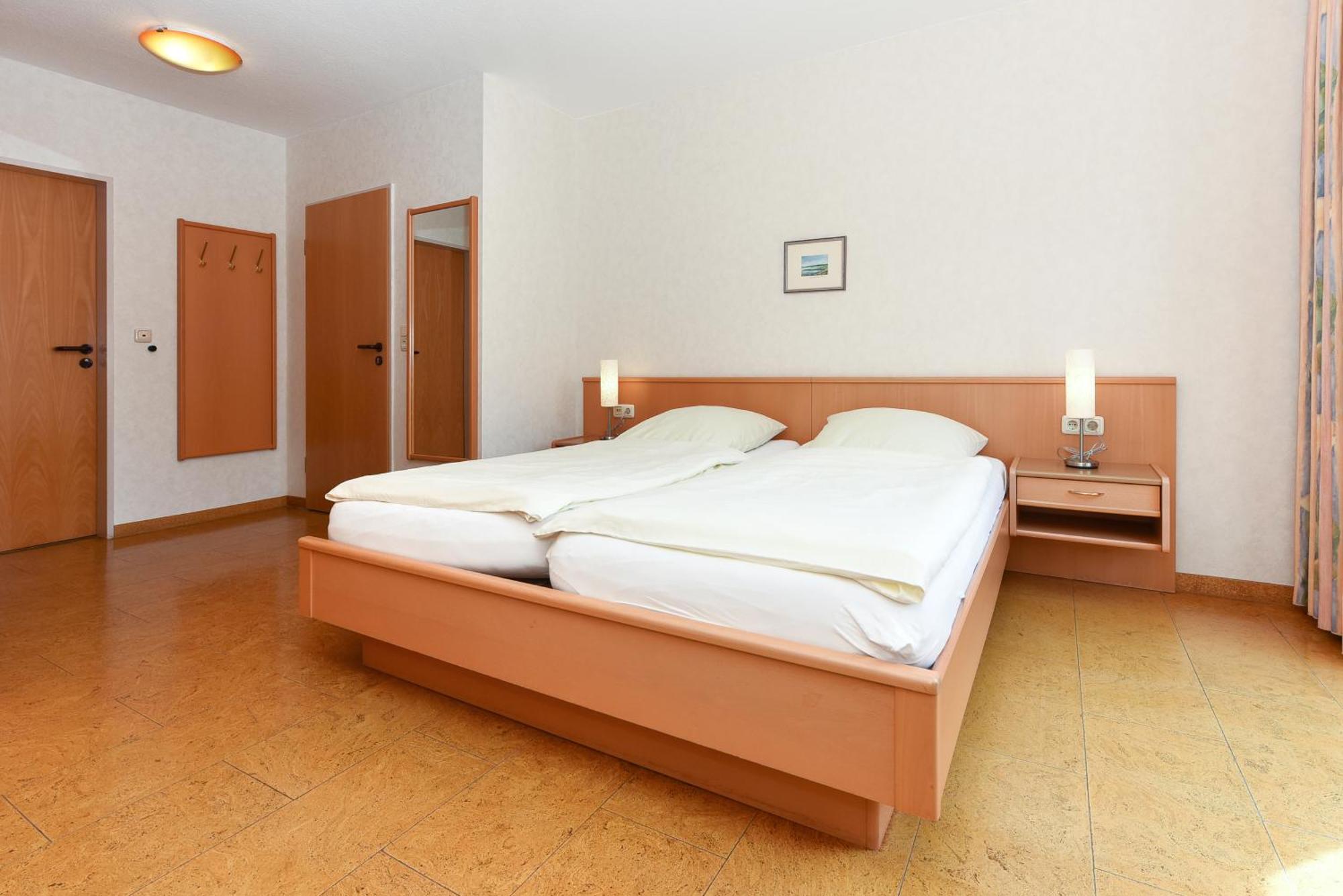 Hotel-Pension Stoertebeker Bensersiel Extérieur photo