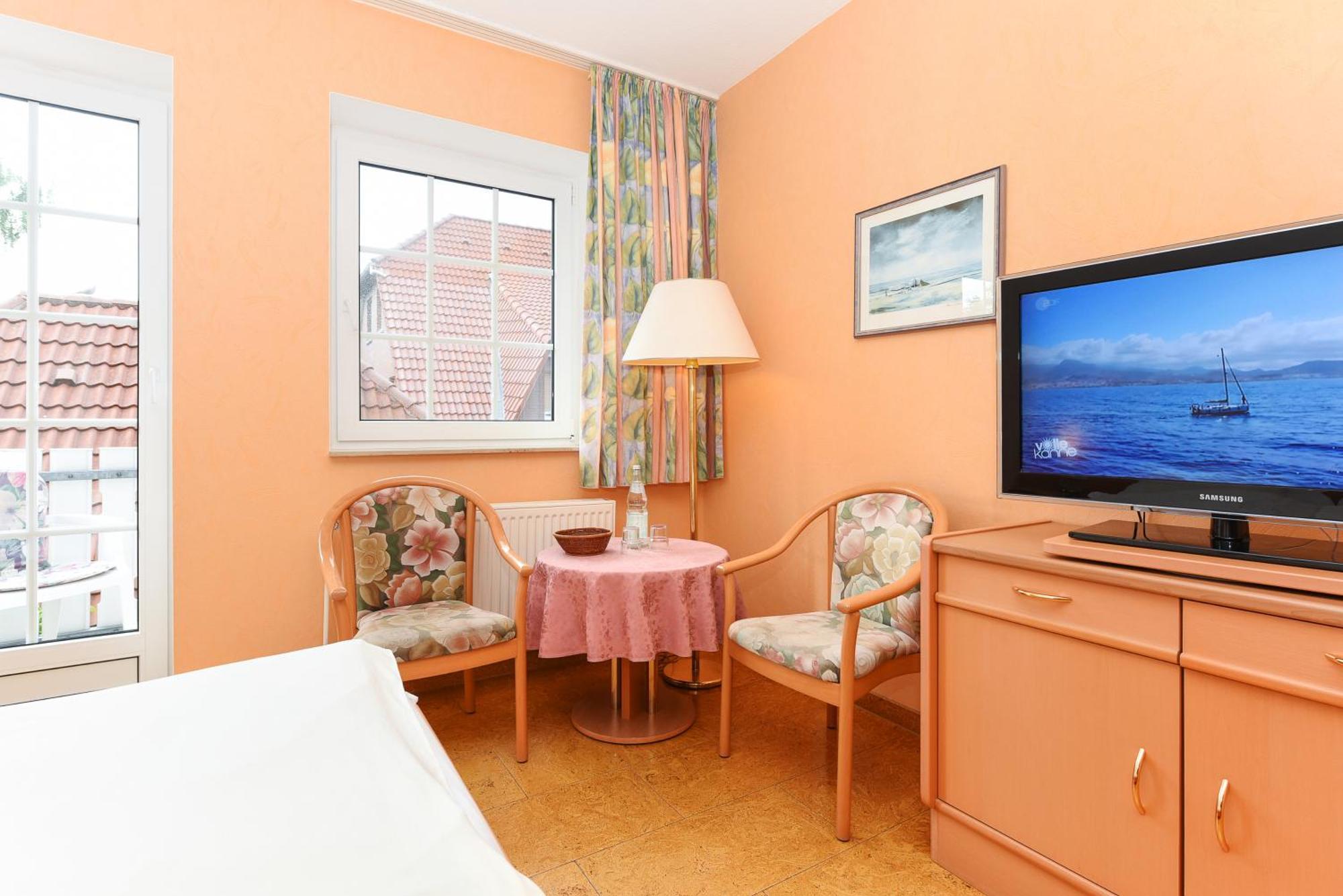 Hotel-Pension Stoertebeker Bensersiel Extérieur photo