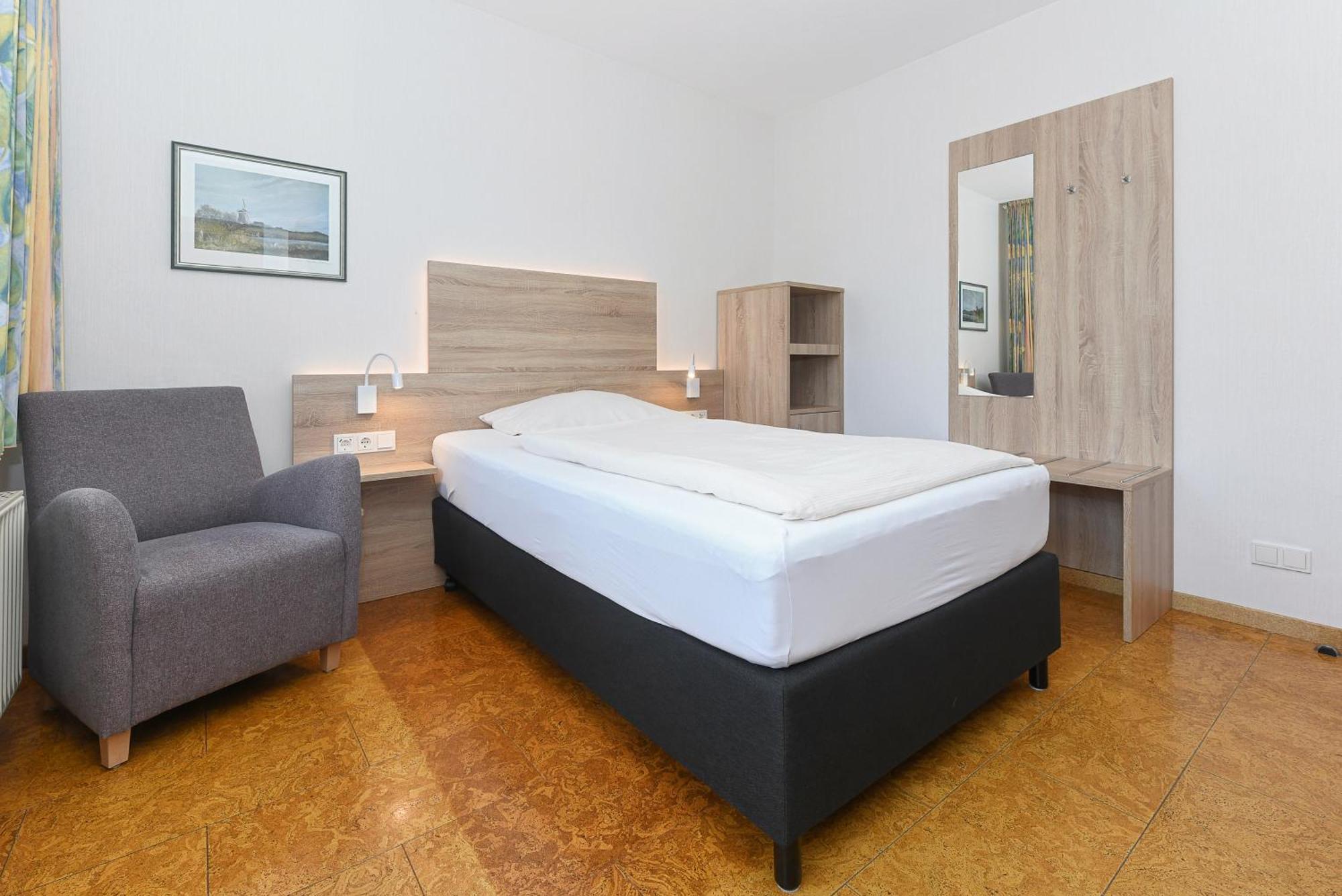 Hotel-Pension Stoertebeker Bensersiel Extérieur photo