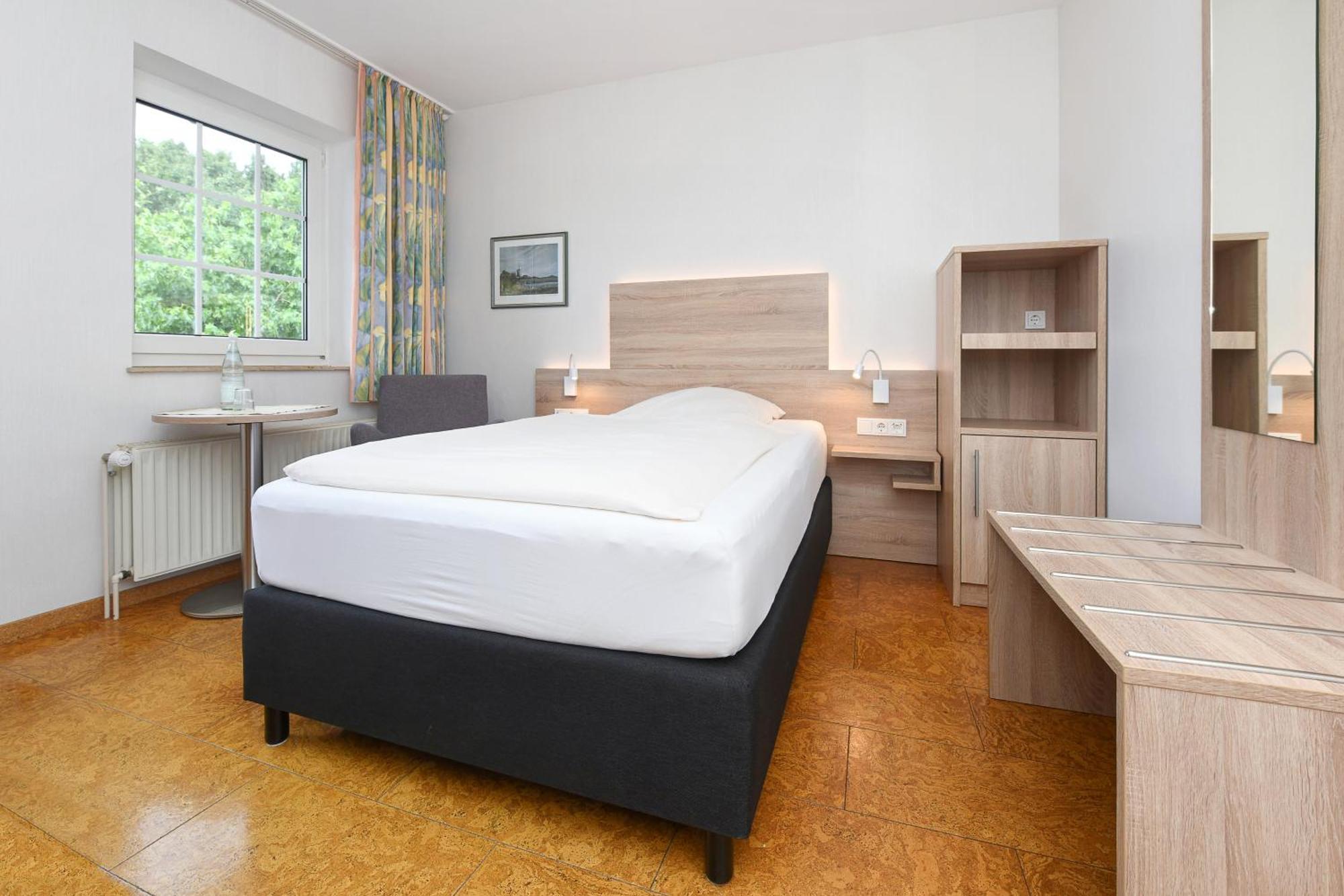 Hotel-Pension Stoertebeker Bensersiel Extérieur photo